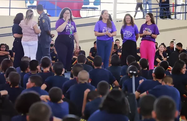 Defensoria promove bate-papo sobre violência contra a mulher em escolas da rede pública em Manaus