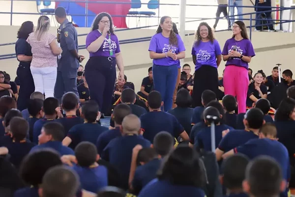 Defensoria promove bate-papo sobre violência contra a mulher em escolas da rede pública em Manaus