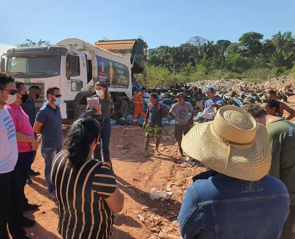 Em Humaitá, Defensoria presta assistência jurídica para criação de Associação de Recicladores