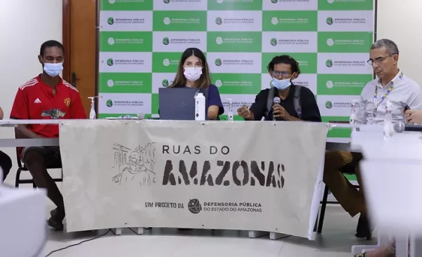 Defensoria ouve demandas da população de rua para encaminhar melhorias no atendimento público