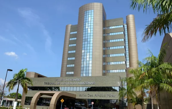 Tribunal de Justiça exigirá carteira de vacinação contra a Covid-19 para ingresso em suas unidades