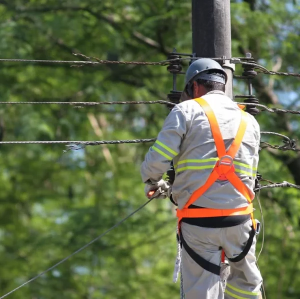 DPE cobra da Amazonas Energia indenização de R$ 2,3 milhões por dano moral à população de Uarini