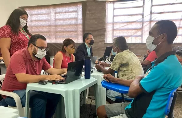 População em situação de rua recebe orientação jurídica da DPE-AM em Centro Pop