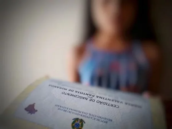 Após ação da DPE, adolescente grávida consegue documentos para realizar pré-natal em Maués