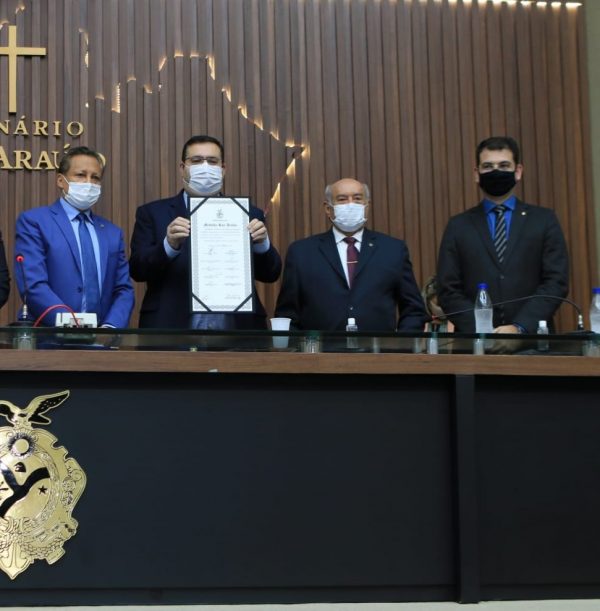 Defensoria prestigia entrega da Medalha Ruy Araújo a Alex Del Giglio