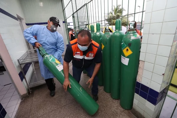 União e Estado têm 24 horas para apresentar plano de fornecimento de oxigênio no Amazonas