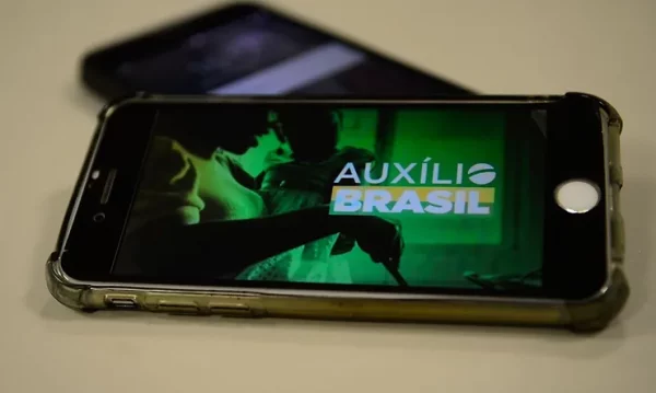 Defensoria ingressa com ação contra empréstimos consignados a beneficiários do Auxílio Brasil