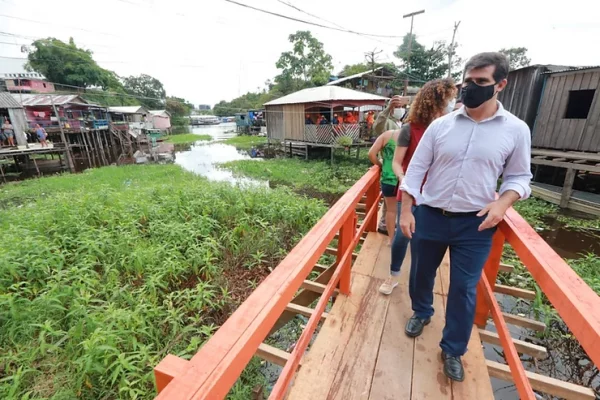 Defensoria monitora ações de assistência à população atingida pela cheia em Manaus