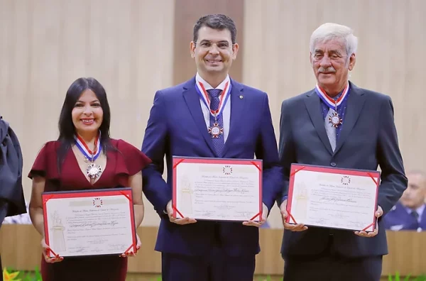 Subdefensor geral é homenageado com Medalha do Mérito Judiciário do Amazonas