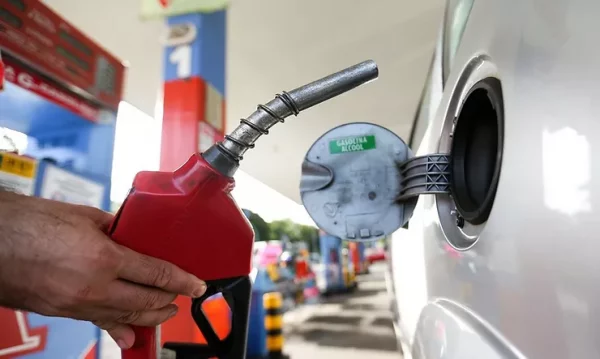 Após pedido da Defensoria, Procon expede notificação a postos de combustível de Tefé