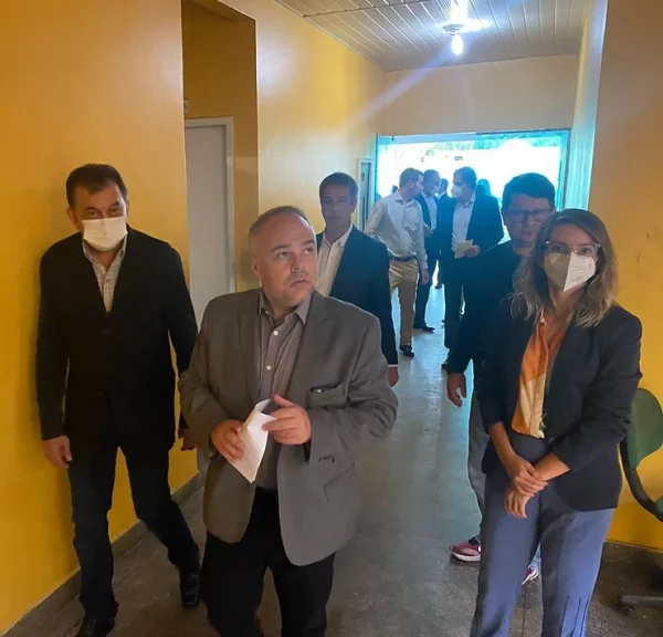Defensoria cobra banho de sol e água potável para presos de delegacia de São Gabriel da Cachoeira