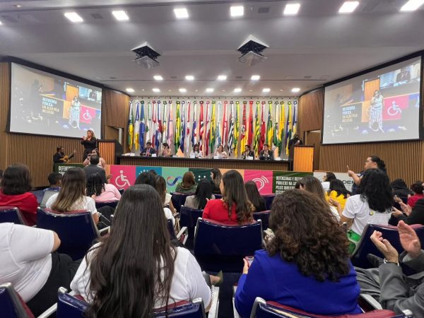 Defensor geral participa do lançamento de campanha que promove a inclusão