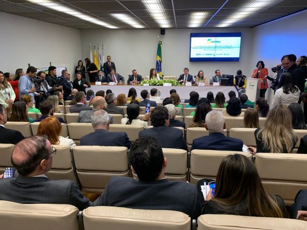No Congresso, deputados e senadores lançam Frente Parlamentar em apoio às Defensorias
