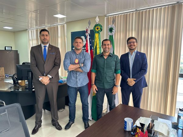 DEFENSOR-GERAL RECEBE DELEGADOS DA POLÍCIA CIVIL DO AMAZONAS PARA TRATAR DA CRIAÇÃO DE UM GRUPO DE TRABALHO DE ASSISTÊNCIA JURÍDICA 