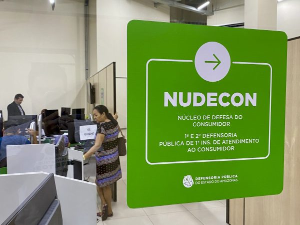 Nudecon realiza mutirão para atender demandas de água e energia, em Manaus