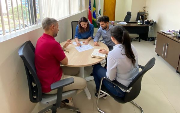 Defensoria acerta detalhes para implantação de unidade descentralizada em Manaquiri