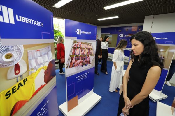 DPE-AM participa de exposição fotográfica sobre trabalho de monitoramento do sistema carcerário local 