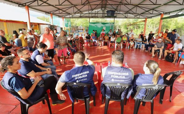 GT dos Flutuantes da DPE-AM realiza primeira visita com moradores e comerciante do Tarumã-Açu 