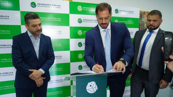 DPE-AM firma parceria para qualificar defensores para atuação em processos que envolvem provas digitais