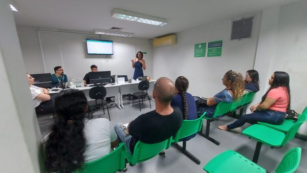 DPE-AM vai fazer levantamento socioeconômico de moradores de flutuantes do Tarumã-Açu