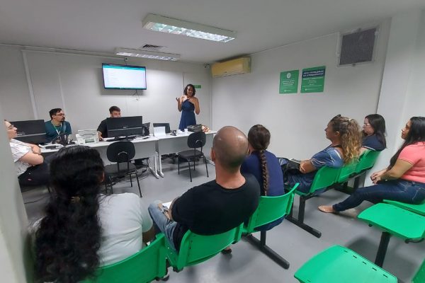 DPE-AM vai fazer levantamento socioeconômico de moradores de flutuantes do Tarumã-Açu