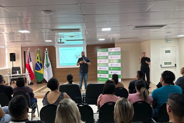 DPE-AM garante acessibilidade a assistidos surdos durante oficina sobre convivência familiar