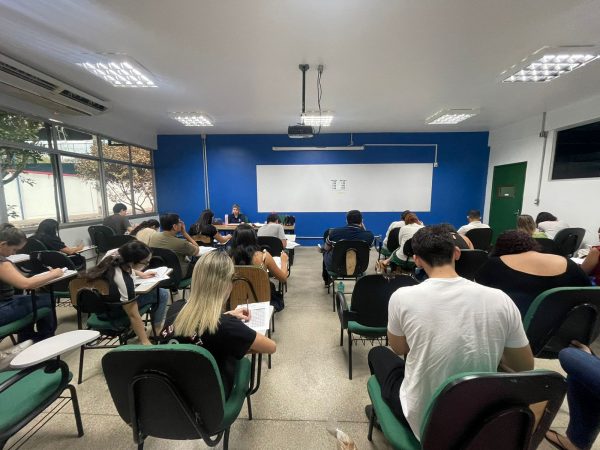 Mais de 540 candidatos participam das provas do processo de estágio e residência jurídica da DPE-AM