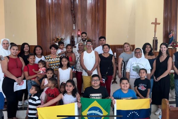 DPE leva educação em direitos durante evento alusivo à Semana do Migrante e do Refugiado