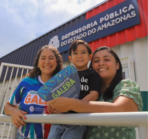 Com apoio da Defensoria Pública do Amazonas, casal realiza sonho e adota criança em Parintins