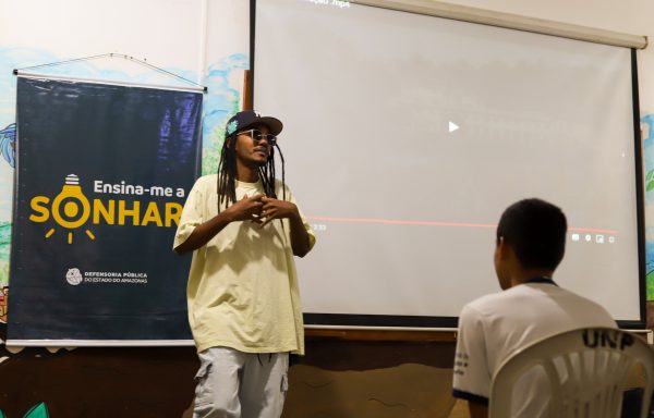 Rafa Militão e MC Dacota mostram a jovens socieducandos que a arte é uma oportunidade de transformação