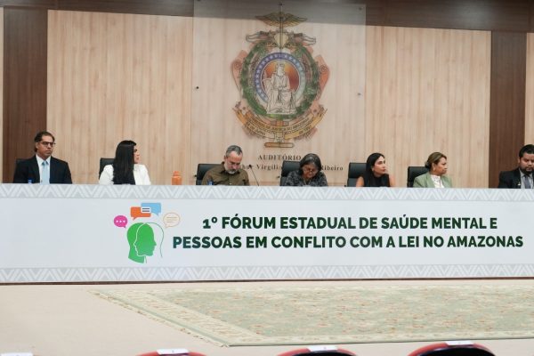 DPE-AM reforça apoio à luta antimanicomial durante fórum no TJAM