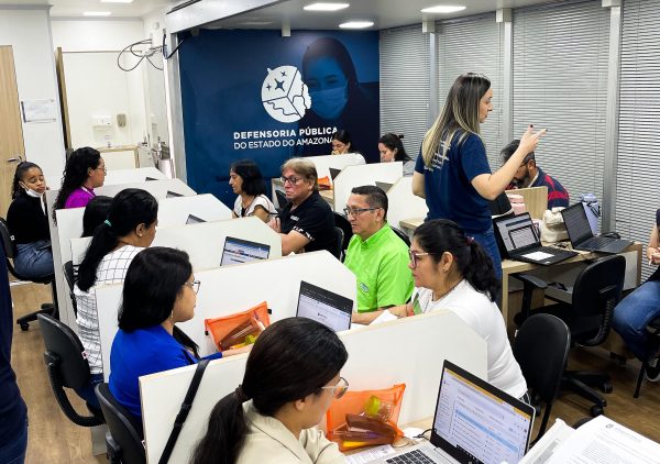 DPE-AM finaliza ação no bairro Crespo e anuncia nova data para atendimentos no Viver Melhor