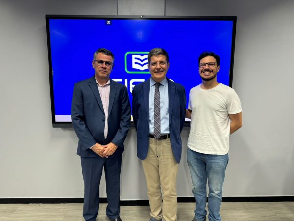 Defensores participam de encontro com professores internacionais em programa de pós-doutorado