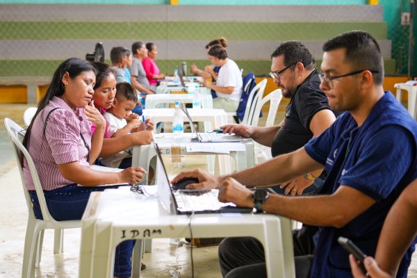 Defensoria promove mutirão em Atalaia do Norte e firma acordo para remover famílias de área de risco