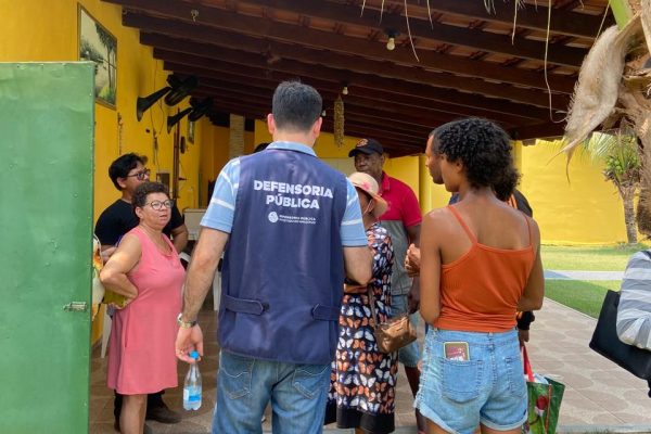 DPE participa de visita técnica em comunidade de Iranduba cuja posse está sendo disputada na Justiça