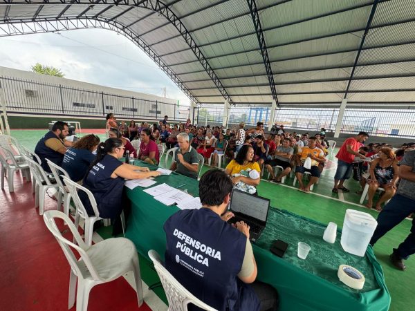 Defensoria do Amazonas coleta assinaturas para regularização de terras em Manacapuru