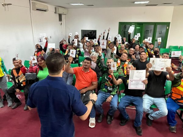Defensoria vai ajuizar ação para proibir plataformas digitais de contratarem mototaxistas irregulares