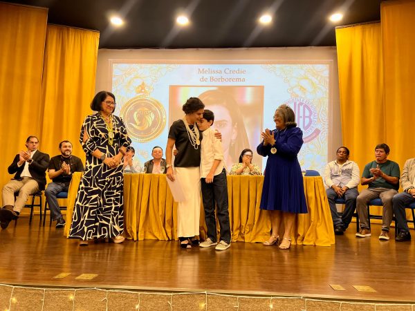 Defensora Melissa Credie é homenageada com o título ‘Mulher que Faz a Diferença’