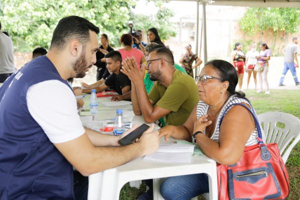 DPE-AM e prefeitura formalizam acordos individuais para realocação de famílias de área de risco