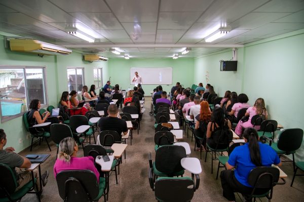 Esudpam leva capacitação para Tefé e promove qualificação profissional à comunidade acadêmica