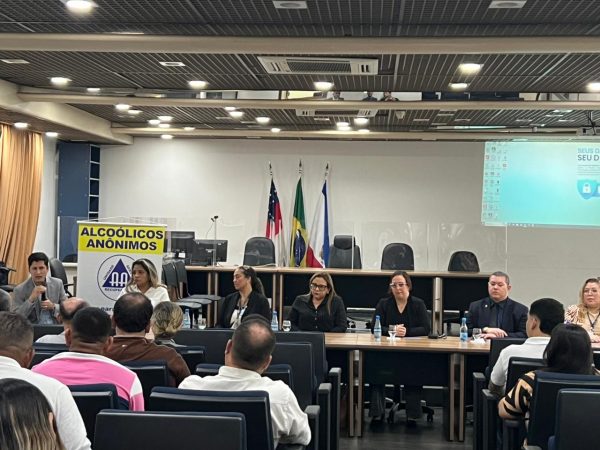 Defensoria do Amazonas participa da abertura do ciclo de palestras para 2025 do projeto ‘Reeducar’
