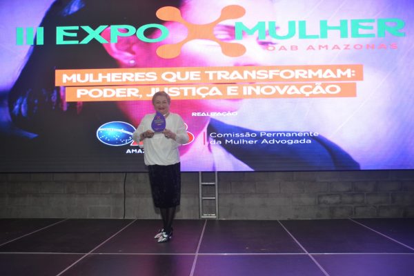Defensora Pública Domingas Laranjeira é homenageada na III Expo-Mulher da OAB-AM