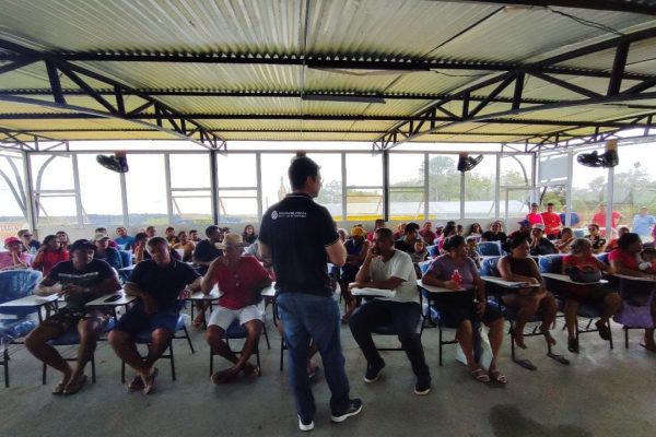 DPE-AM busca regularização fundiária da comunidade São Francisco do Caramuri