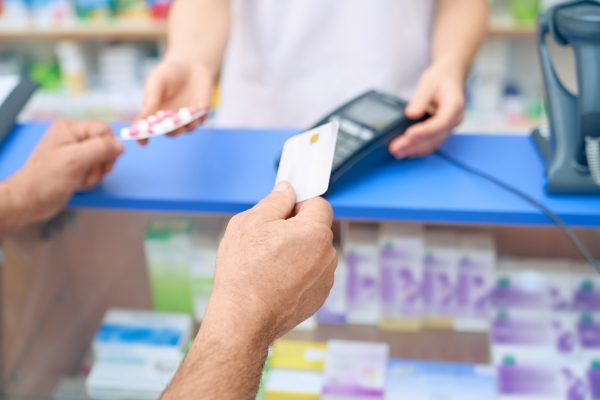 DPE-AM apura possível comercialização ilegal de dados de clientes por drogarias