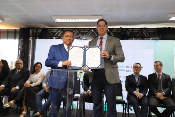 Em encontro de prefeitos, Defensoria firma parceria para garantir direitos no interior 