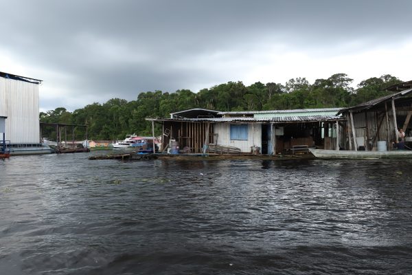 Defensoria Pública e MPAM propõem cronograma para reorganização dos flutuantes do Tarumã-Açu