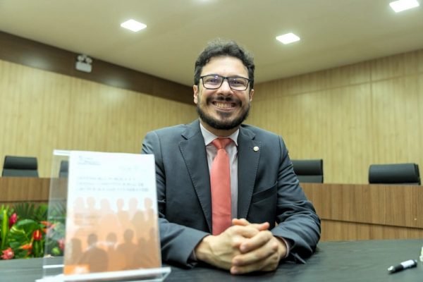 Direito da Proteção dos Vulneráveis é tema de novo livro de defensor público amazonense