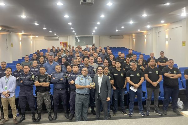 Defensoria Pública discute vulnerabilidades e direitos humanos com PMs em curso