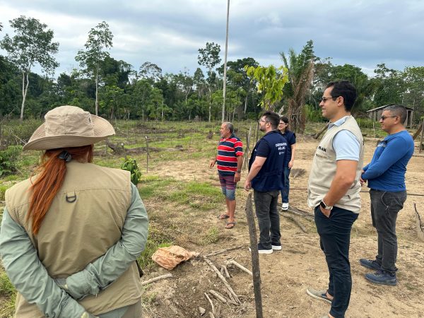 Defensoria realiza visita em comunidades impactadas por operações da PF contra o garimpo