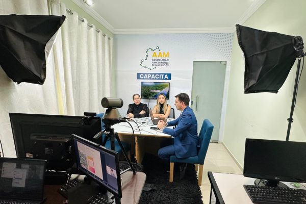 Defensoria orienta municípios sobre regularização fundiária em palestra do AAM Capacita